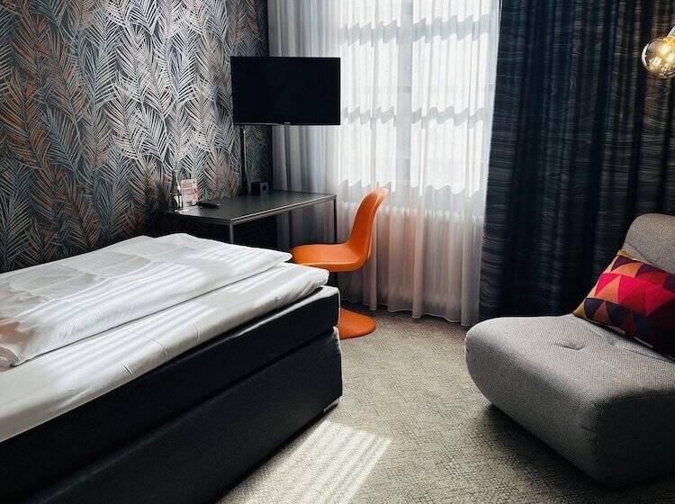 اتاق استاندارد یک نفره, Maxplatz