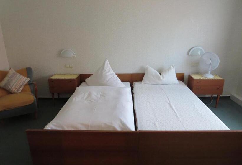 Номер Economy, Der Gasthof In Alfdorf