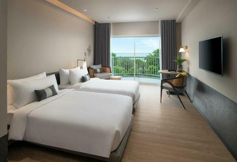 Номер Deluxe Кровать Кинг, Cross Pattaya Pratamnak   Sha Plus