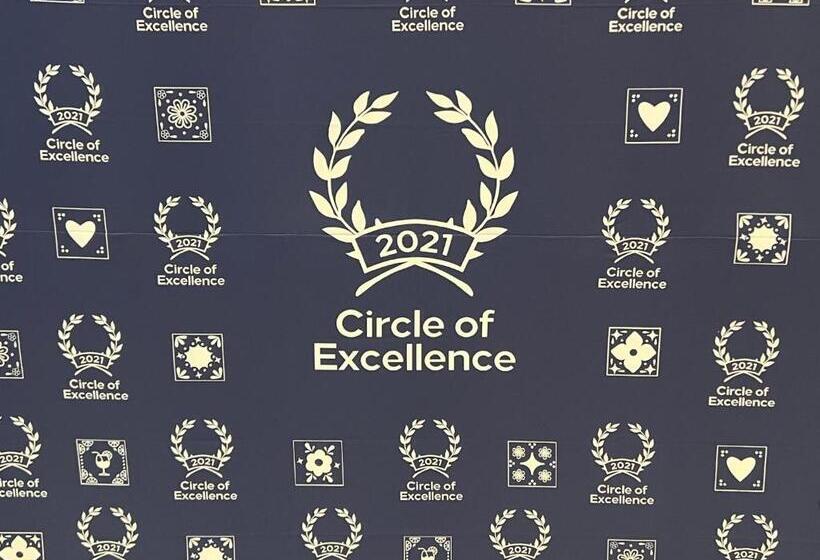 חדר סטנדרט עם מיטת קינג, Suburban Studios By Choice Hotels   Award Winning   New 2024   Walk To Eateries & Grocery   Ultra Sp