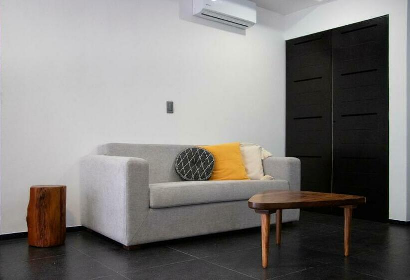 سوییت, Sole Suites