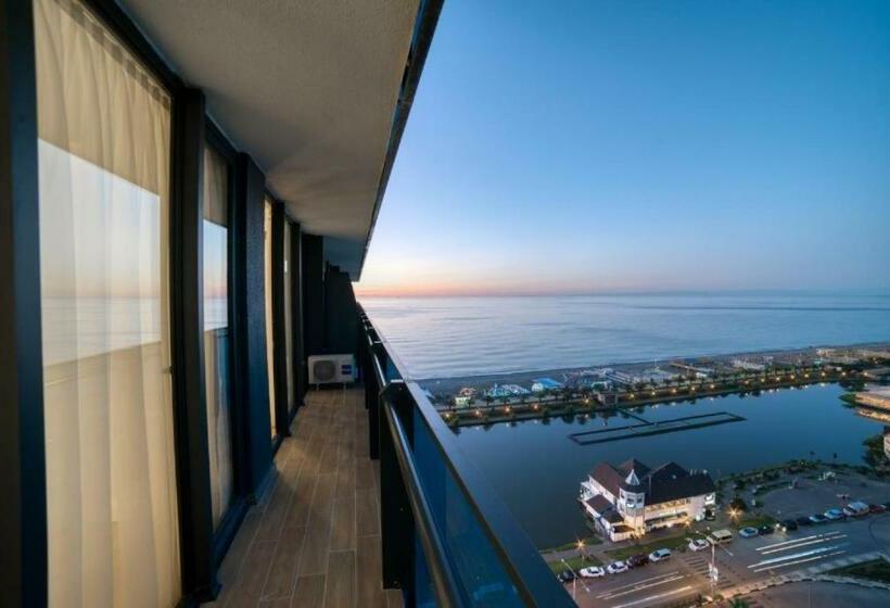 استودیوی استاندارد با چشم‌انداز دریا, Orbi City Sea View Apart