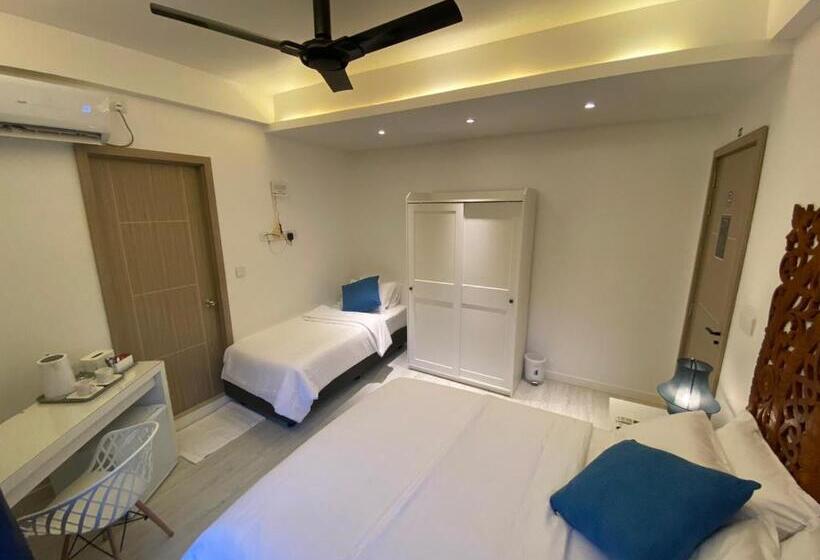 اتاق لوکس با بالکن, Unwind Dhigurah