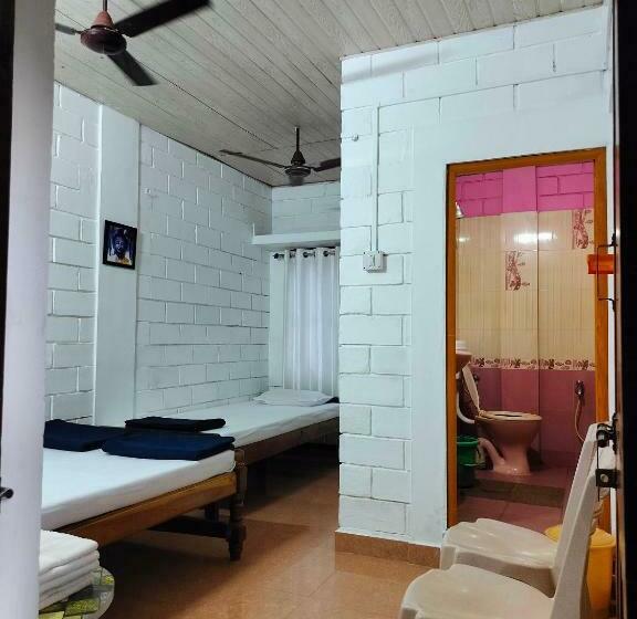 اتاق لوکس, Trishula Guest House