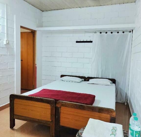 اتاق اکونومی, Trishula Guest House