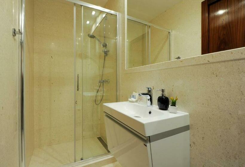 Номер Deluxe, Main Street Studio And Rooms