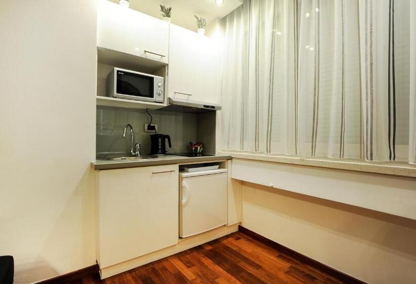 Студия Deluxe, Main Street Studio And Rooms