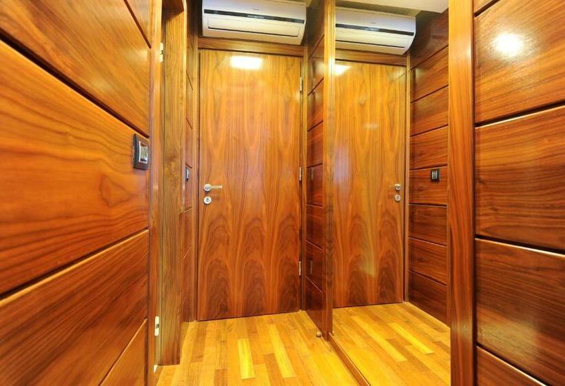 Номер Deluxe Кровать Кинг, Main Street Studio And Rooms