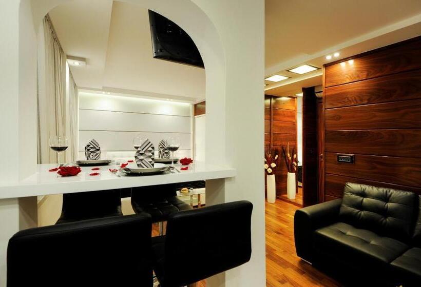 Студия Deluxe, Main Street Studio And Rooms