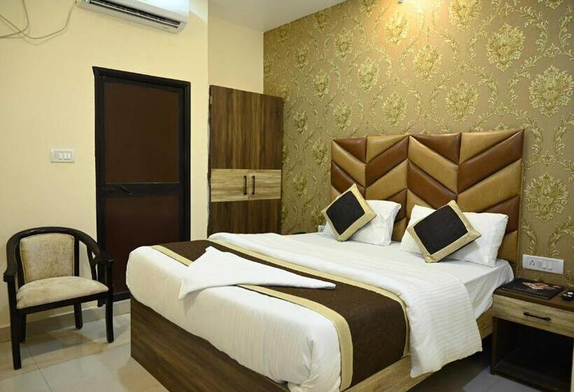 اتاق لوکس سه تخته, Super Hotel O Glance Inn
