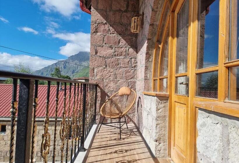 标准间带阳台, Graf Kazbegi