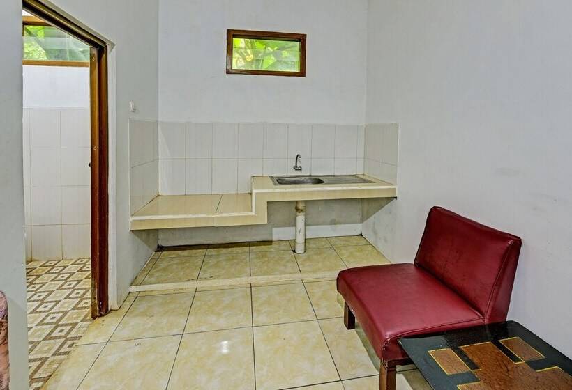 Номер Стандарт, Spot On 91372 Wisma Bulin