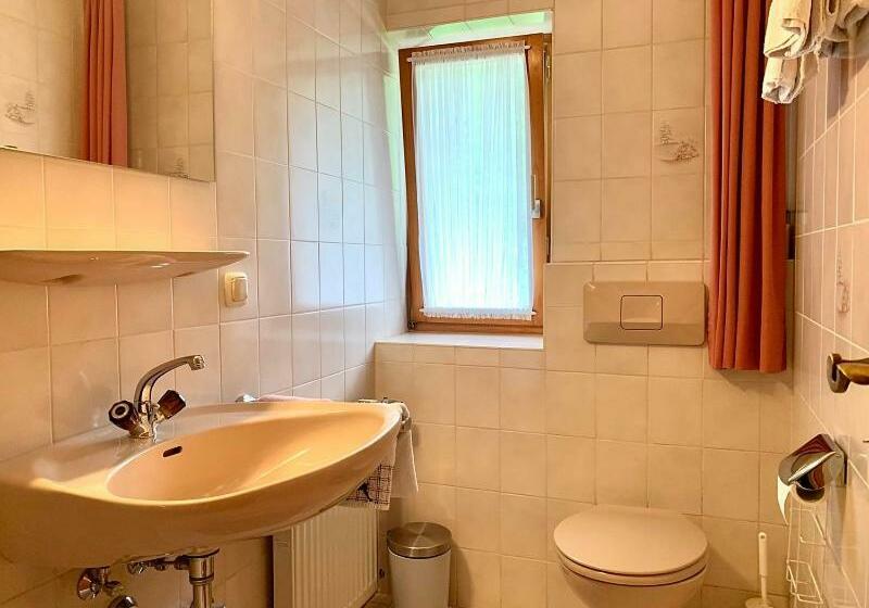 Номер Стандарт, Haus Jagerer