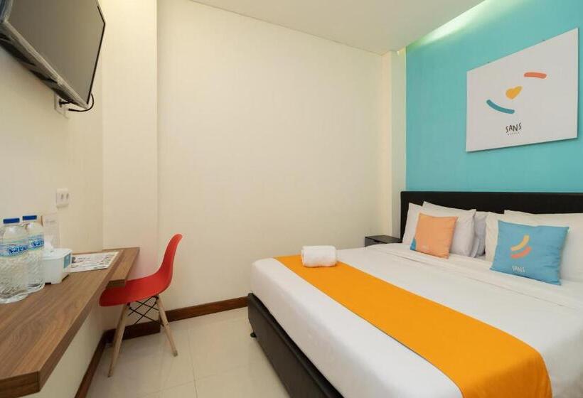 Номер Deluxe, Sans Hotel Suryakencana Bogor