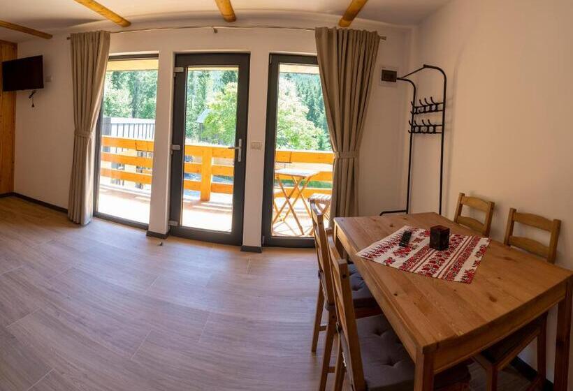 Студия Стандарт, Casa Izvorul Negru Moisei