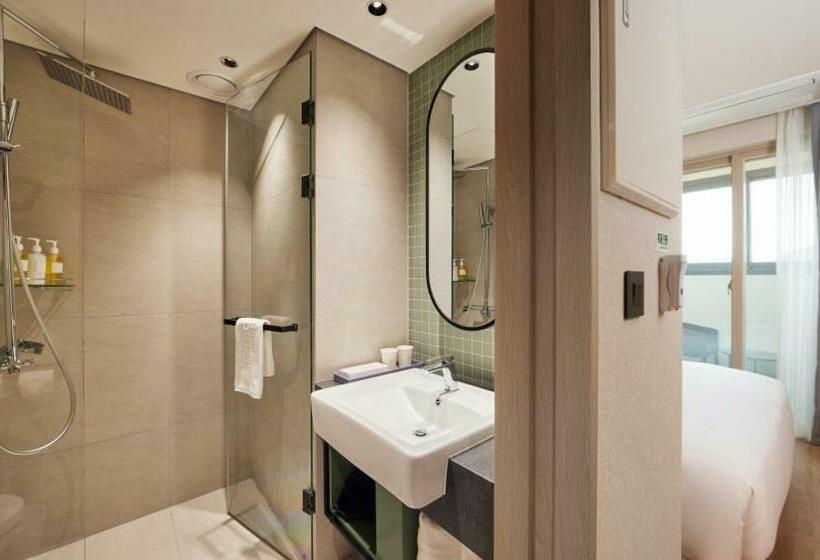 Номер Deluxe Кровать Кинг, Citadines Connect Hari Busan