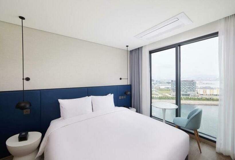 Номер Deluxe Кровать Кинг, Citadines Connect Hari Busan