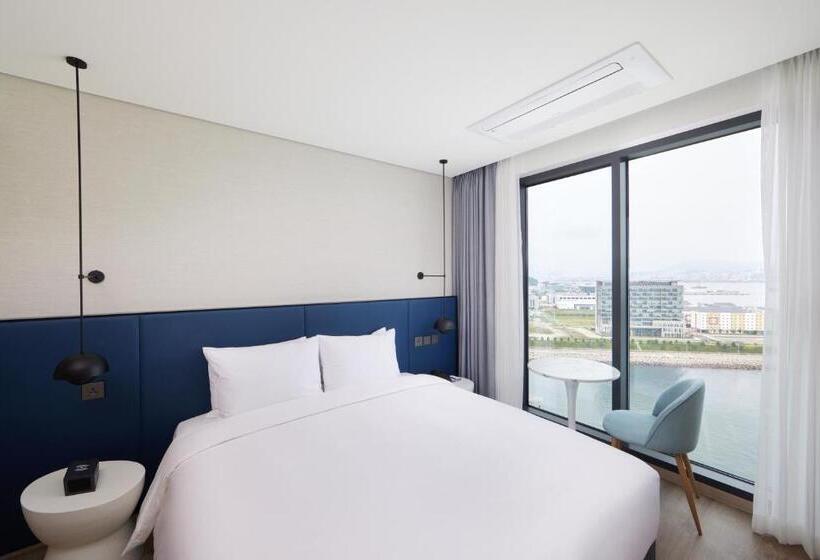 Номер Deluxe Кровать Кинг, Citadines Connect Hari Busan