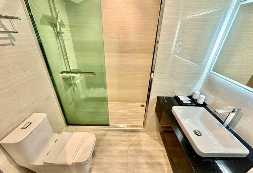 Трехместный Номер Deluxe, The Tj Hotel Jomtien