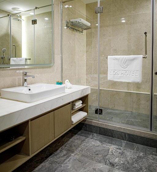 اتاق لوکس, Lds Hotel Belgrade