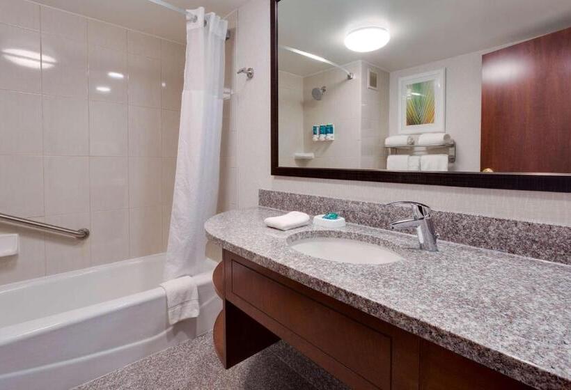 Номер Superior Кровать Кинг, Drury Inn & Suites Columbia Stadium Boulevard