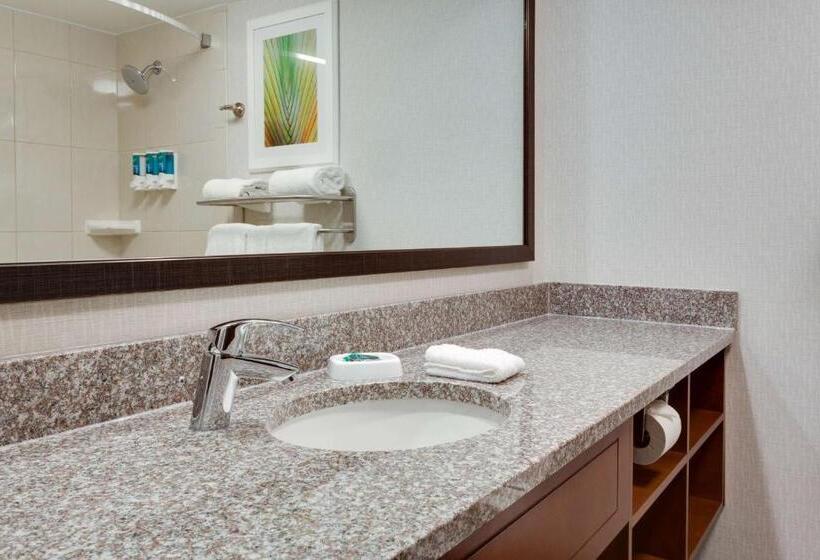 Люкс Deluxe Кровать Кинг, Drury Inn & Suites Columbia Stadium Boulevard