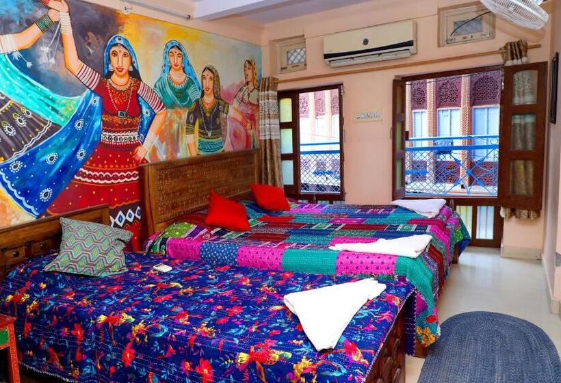 اتاق لوکس با بالکن, Banaji Heritage Havelii