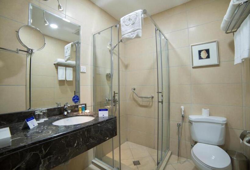 Апартаменты 2 Спальни, Golden Tulip Dammam Corniche