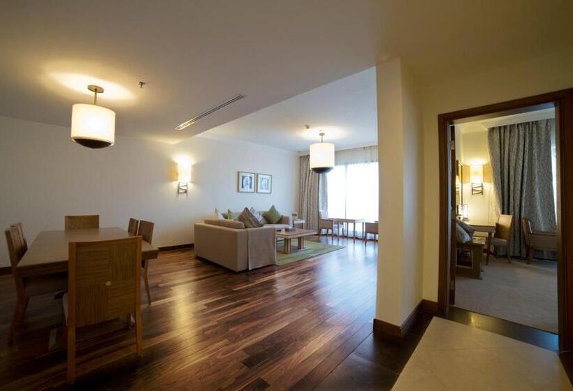 Апартаменты 2 Спальни, Golden Tulip Dammam Corniche