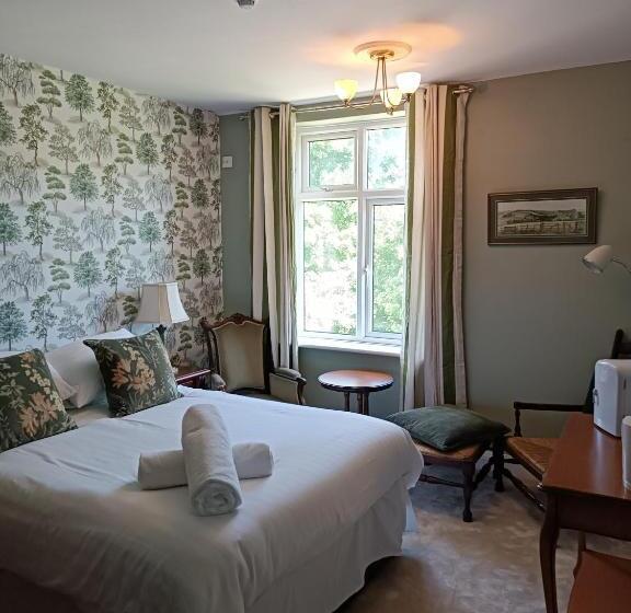 Quarto Estandar, The Outlook Scarborough