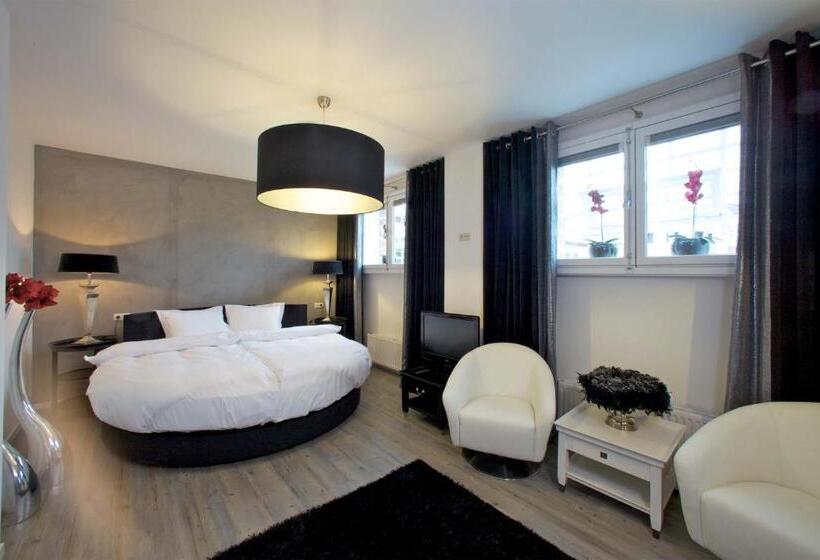 Номер Deluxe, Huis Van Bewaring