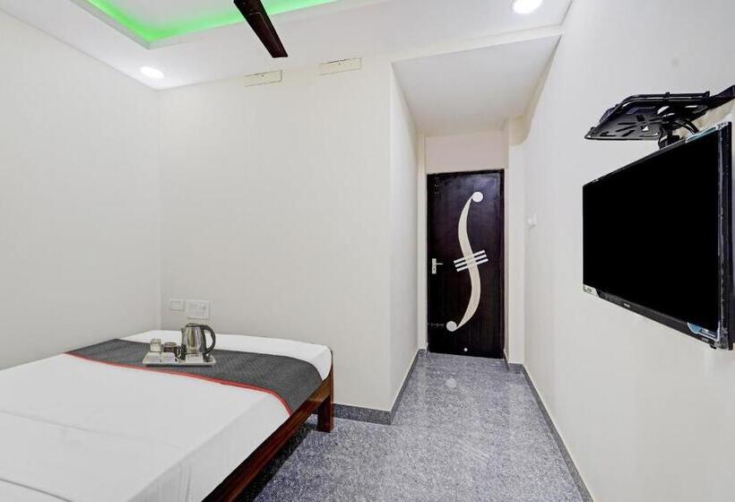 デラックスルーム, Super Townhouse 1096 Hotel Redfox Nungambakkam Near Apollo & Shankar Nethralaya Hospital