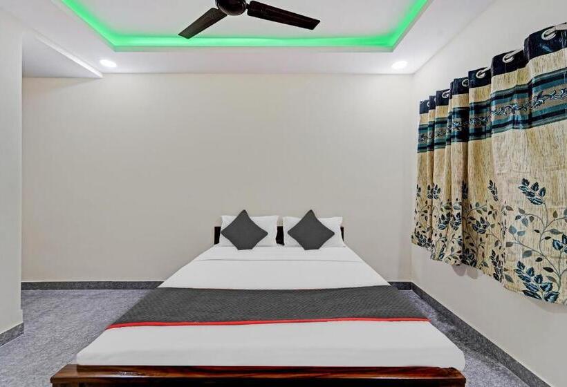 デラックスルーム, Super Townhouse 1096 Hotel Redfox Nungambakkam Near Apollo & Shankar Nethralaya Hospital