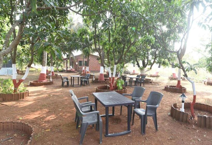 Семейный Номер, Prajakta Rest House