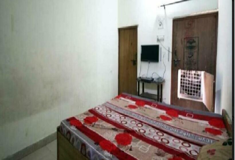 חדר אקונומי, New Agra Guest House By Wb Inn