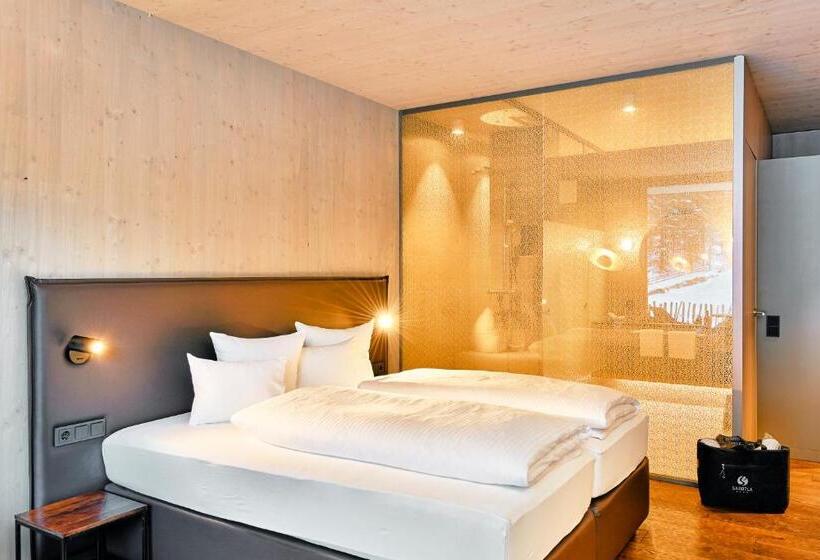 سوییت با چشم‌انداز باغ, Aktiv Hotel Sarotla