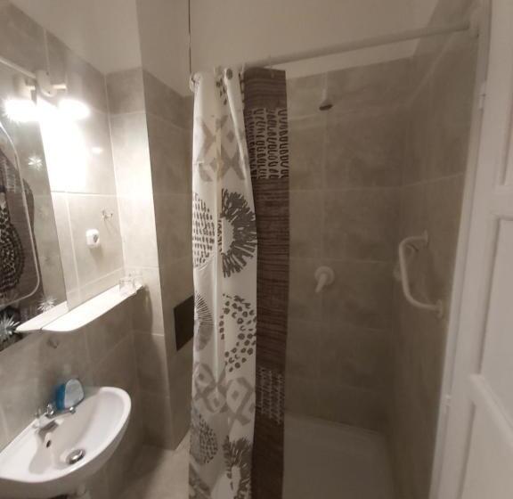 Quarto Estandar, Valcsics Villa Panzió