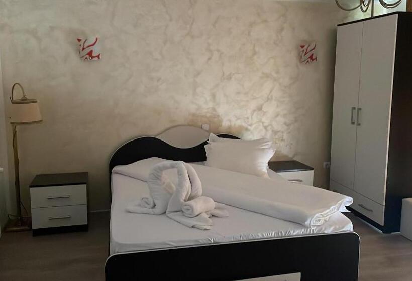 خانه 1 خوابه, Casa Voronet