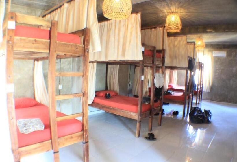 Кровать в Общей Комнате, Black Sand Hostel Amed