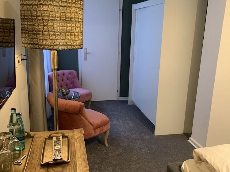 标准单人间, Waldhotel Riesebusch