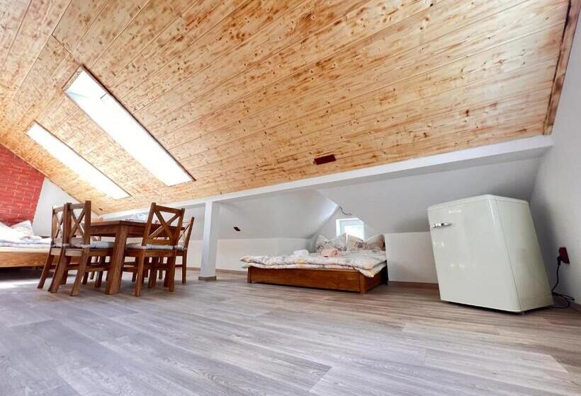 Четырехместный Номер Стандарт, Pension Pod Skalou