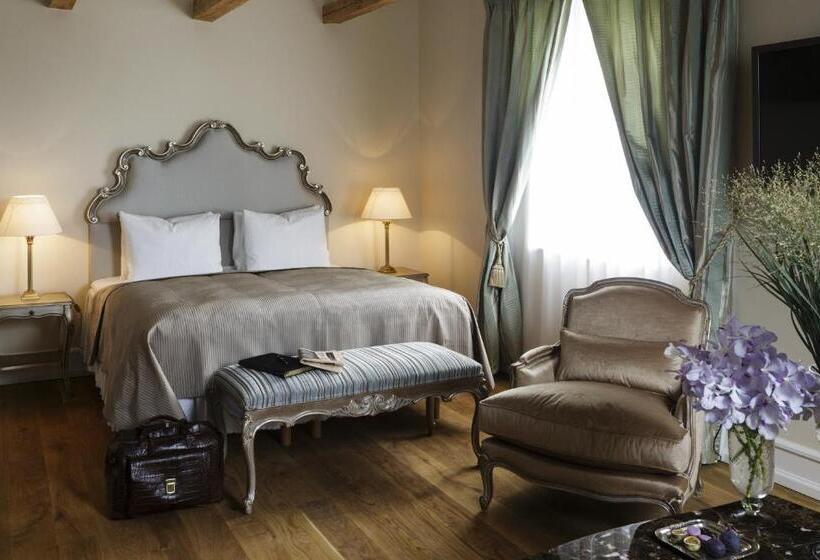 سوییت جونیور, Kokkedal Slot Copenhagen