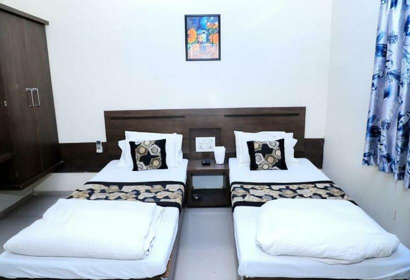 标准间, Annapura Residency, Chalisgaon