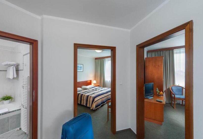 4인용 스탠다드 룸, April Hotel Panorama