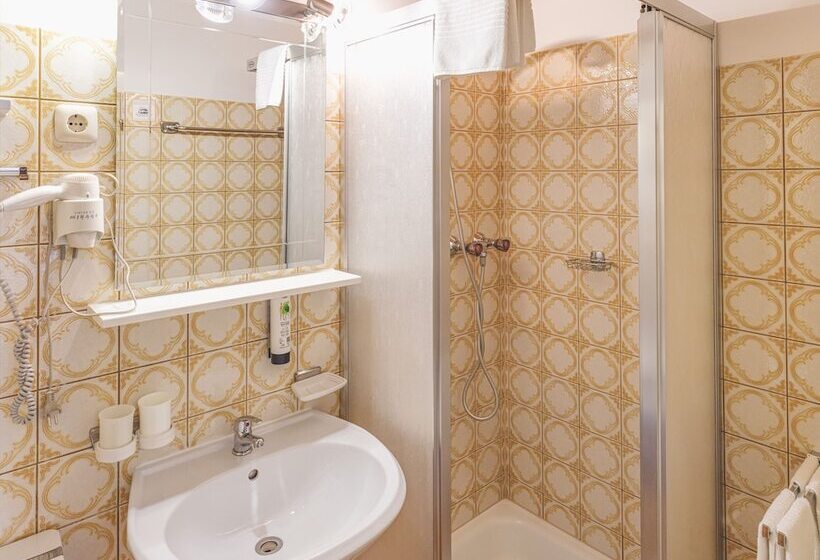 Семейный Номер, Styrolerhof