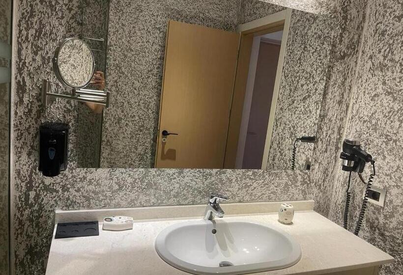سوییت جونیور با بالکن, 3b Suites Boutique