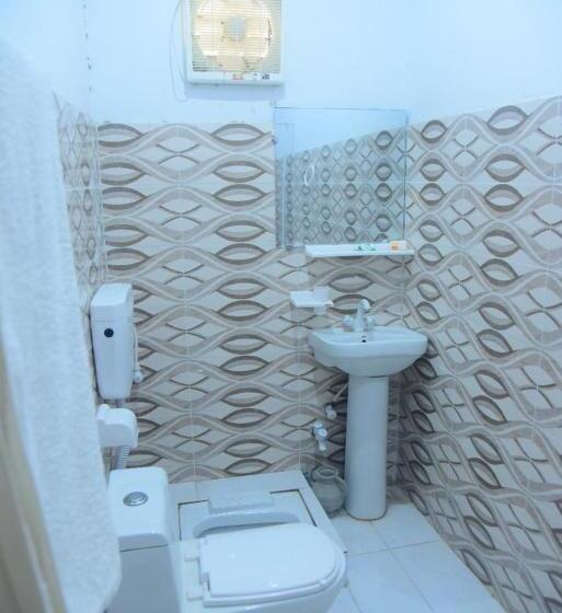 اتاق لوکس سه تخته, Shaheen Continental Multan