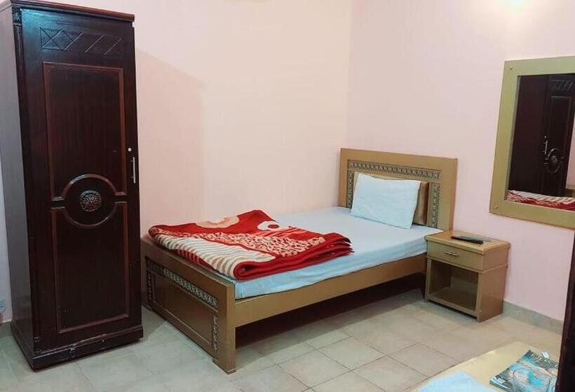 اتاق لوکس یک تخته, Shaheen Continental Multan