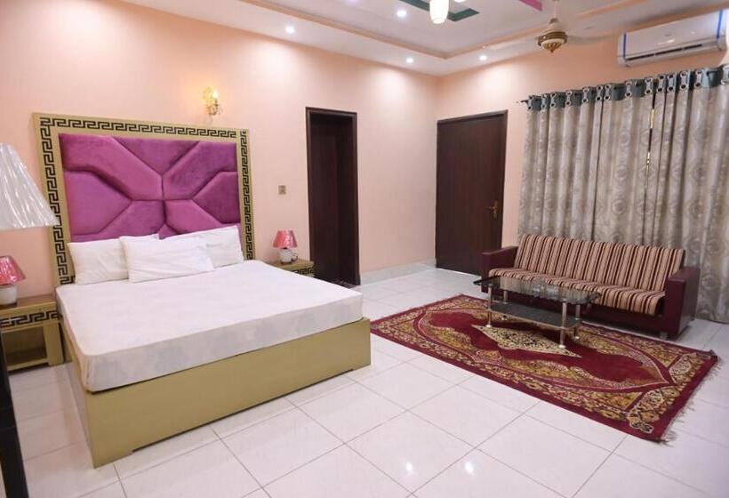 اتاق لوکس, Shaheen Continental Multan