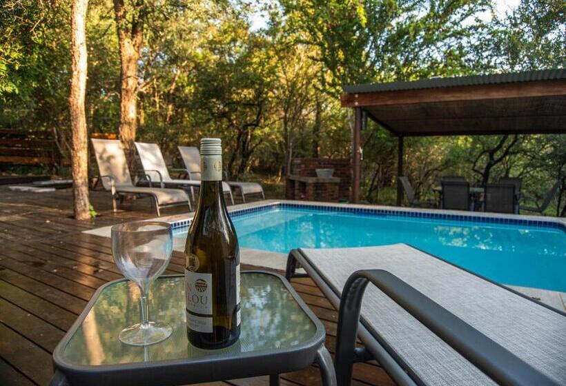Номер Стандарт Вид на Бассейн, Thornforest Luxury Bush Lodge